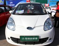 新能源電動車成為消費(fèi)者的新寵，慢慢走近千家萬戶。