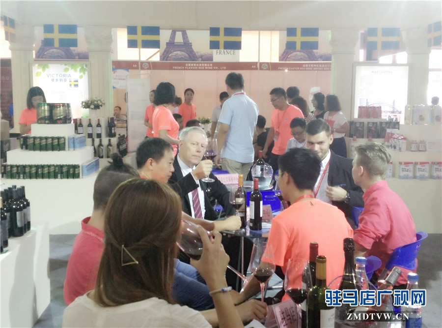 魅力無限的駐馬店，又一次以“開放、合作、綠色、共贏”的嶄新姿態(tài)，成為世人矚目的焦點(diǎn)。圖片拍攝：蘇莎