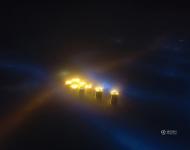 濃濃的霧霾遮住了夜晚的光線，變成幽幽的光影。nico/東方IC