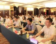 上午十時(shí)，啟動(dòng)儀式正式開(kāi)始。市委常委、宣傳部長(zhǎng)戚存杰，市政府副市長(zhǎng)馮玉梅，市委宣傳部常務(wù)副部長(zhǎng)劉衛(wèi)明，市廣播電視臺(tái)臺(tái)長(zhǎng)王宇，市廣播電視臺(tái)總編輯王磊，市電視新聞中心主任于海建，省駐駐新聞單位、市屬新聞單位及新媒體單位的代表，市直各有關(guān)單位負(fù)責(zé)宣傳的科長(zhǎng)（辦公室主任），各縣區(qū)委宣傳部分管副部長(zhǎng)及網(wǎng)絡(luò)科長(zhǎng)等200余人出席今天的上線啟動(dòng)儀式。