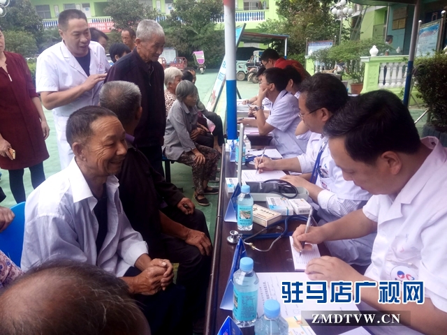 3、根據(jù)不同病情免費(fèi)發(fā)放藥品.jpg