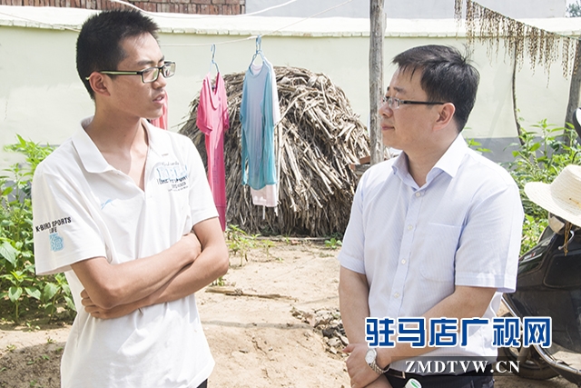 03縣委常委、縣政府副縣長(zhǎng)拜玉寶走訪慰問(wèn).jpg