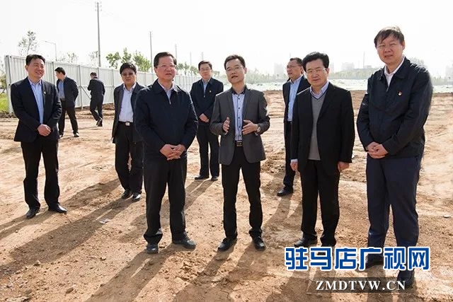 01省委常委、省紀(jì)委書記、省監(jiān)察委主任任正曉上蔡調(diào)研脫貧攻堅(jiān)工作.jpg