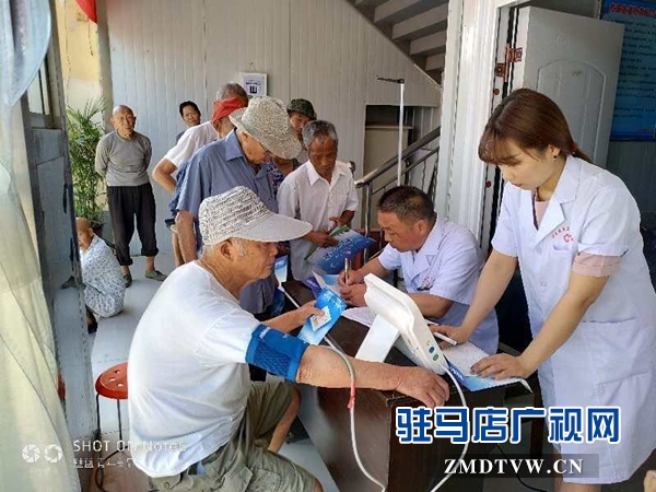 開發(fā)區(qū)民政局對全區(qū)131位特困供養(yǎng)人員開展健康體檢。