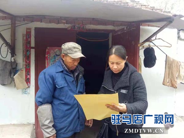確山縣衛(wèi)計(jì)委深入幫扶村開展健康扶貧政策宣傳活動(dòng)