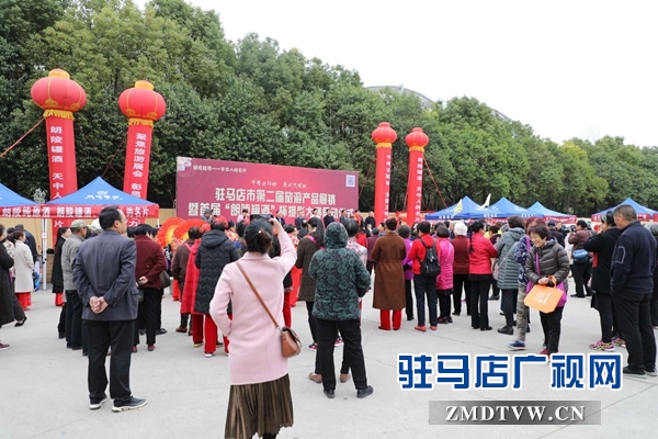 800名北京游客游覽嵖岈山、皇家驛站、天中老街等景區(qū)后爭相搶購駐馬店名優(yōu)土特產(chǎn)