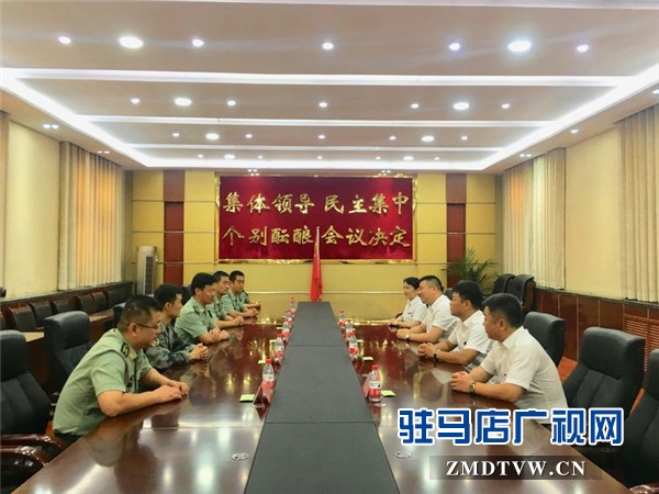 駐馬店市企業(yè)擁軍優(yōu)屬協會會長、青商會會長、鵬宇集團創(chuàng)始人總裁朱新紅率隊開展八一建軍節(jié)慰問活動