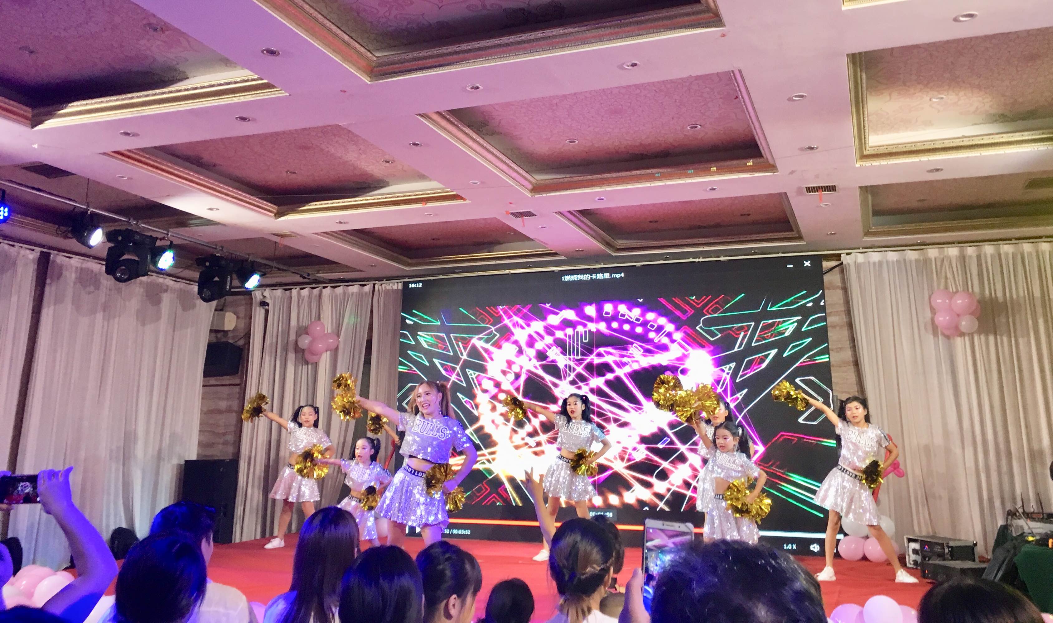 “不忘初心，方得始終”暨本心潤東國際藝術(shù)學(xué)校第一屆匯報演出精彩綻放