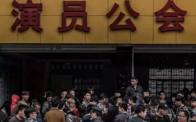 拍電視劇不如拍抖音？橫店群演紛紛轉(zhuǎn)戰(zhàn)短視頻
