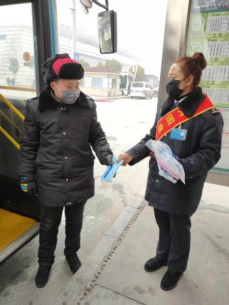 疫情防控：駐馬店公交車(chē)日消毒兩次，駕駛員佩戴口罩