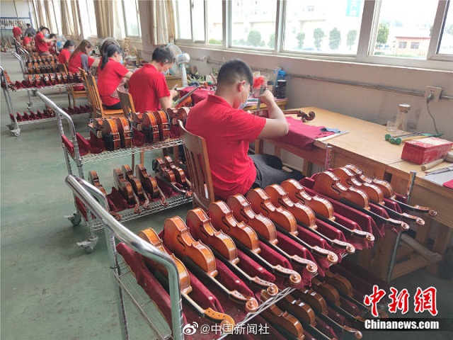 老鄉(xiāng)幫老鄉(xiāng)，師傅帶徒弟，確山農(nóng)民華麗轉(zhuǎn)變?yōu)?ldquo;制琴師”