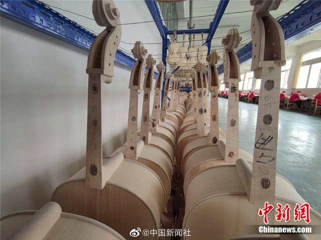老鄉(xiāng)幫老鄉(xiāng)，師傅帶徒弟，確山農(nóng)民華麗轉(zhuǎn)變?yōu)?ldquo;制琴師”