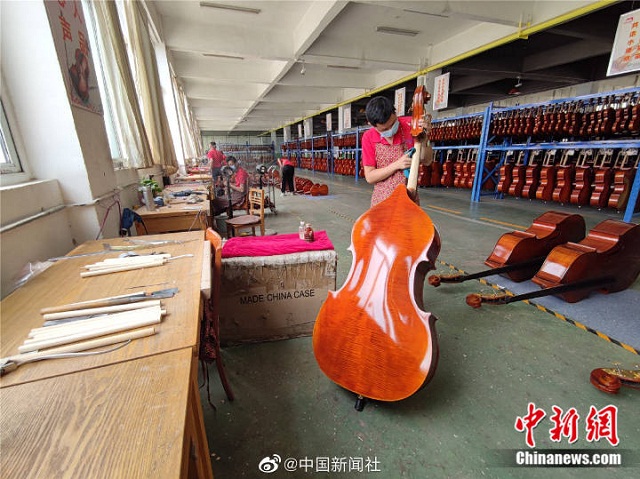 老鄉(xiāng)幫老鄉(xiāng)，師傅帶徒弟，確山農(nóng)民華麗轉(zhuǎn)變?yōu)?ldquo;制琴師”