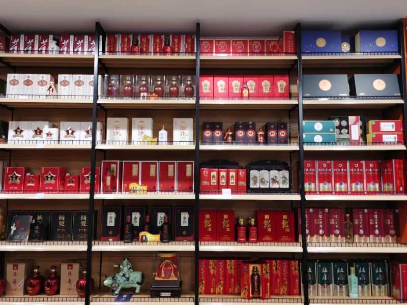 天翼傳大愛，聚力暖人心！天翼商貿(mào)美酒文化體驗(yàn)館開業(yè)現(xiàn)場溫情上演公益慈善拍賣