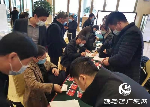 懷揣良策 肩負使命！出席市政協(xié)四屆六次會議的委員們陸續(xù)報到