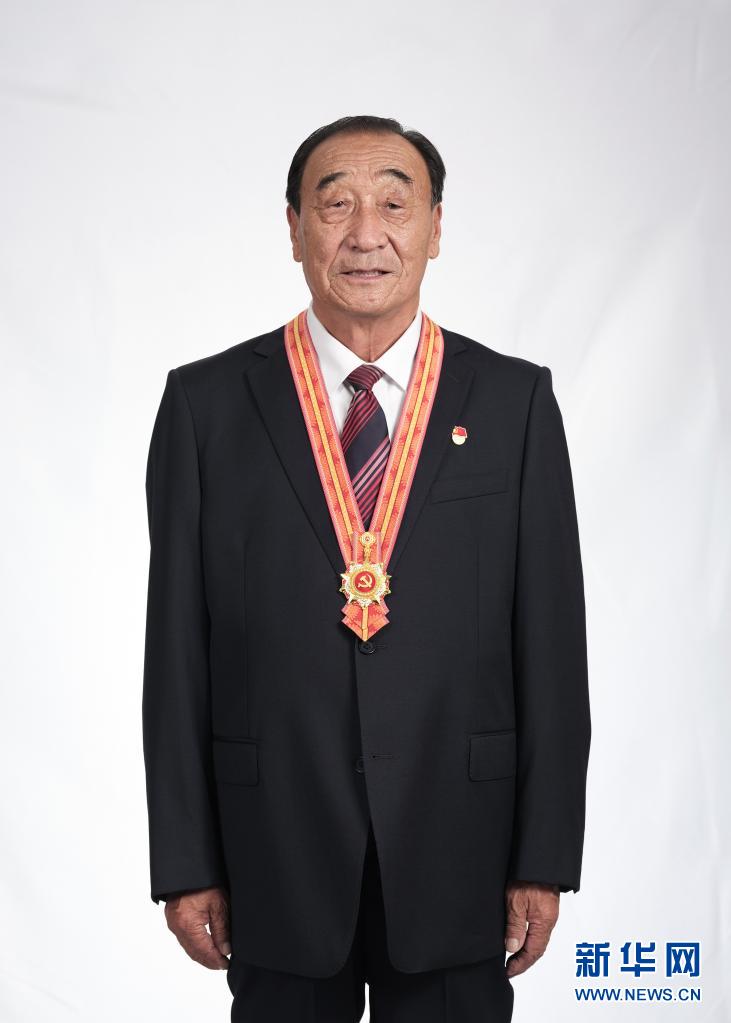 奮斗百年路 啟航新征程·“七一勛章”獲得者｜治沙英雄石光銀：干成治沙一件事，就算沒白活