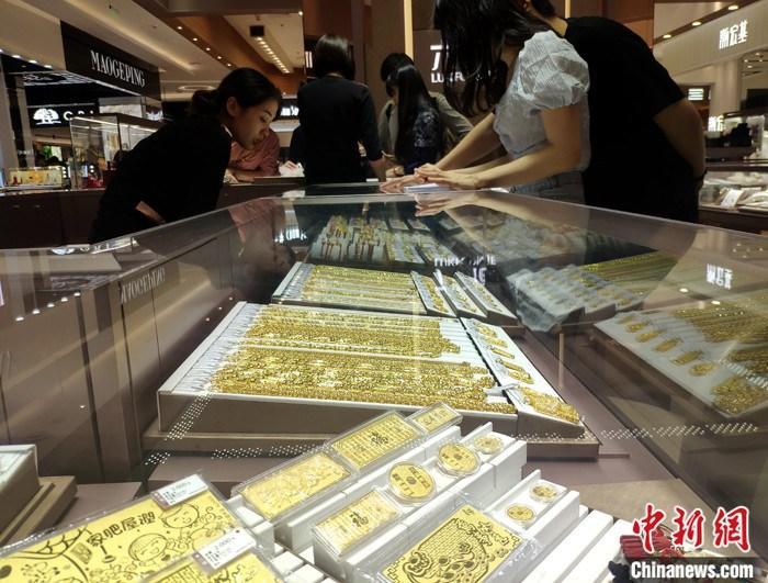 中國(guó)黃金消費(fèi)暴增近5成，年輕人悄然成為主力