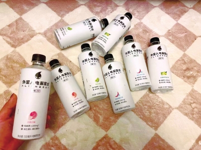 銷量激增超10倍 電解質(zhì)水賣斷貨 專家：沒必要囤 喝過(guò)量反傷身