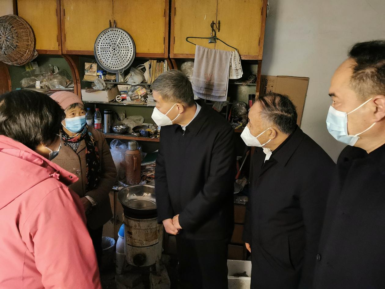  駐馬店市委常委、宣傳部部長、市政府副市長劉曉文春節(jié)慰問困難殘疾人
