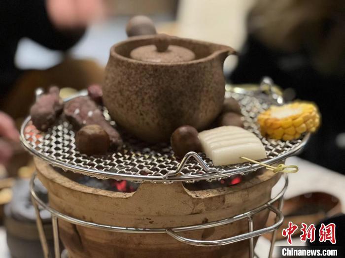 紅泥小火爐，小心會(huì)中毒：“圍爐煮茶”有風(fēng)險(xiǎn)