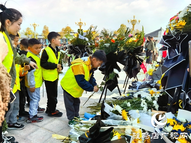清明寄哀思 民眾自發(fā)前往楊靖宇將軍紀念館內(nèi)悼念