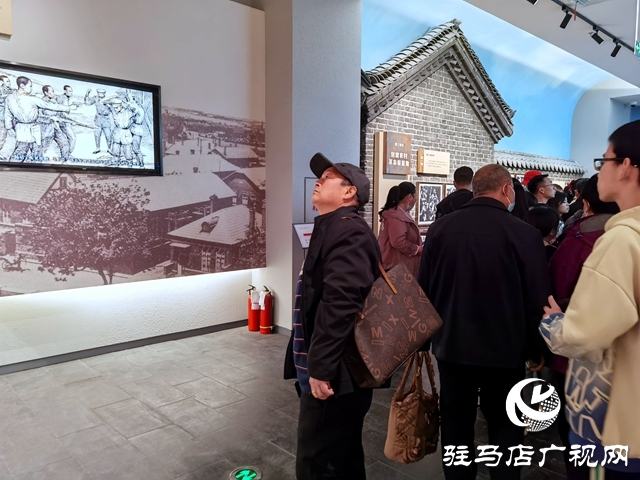 清明寄哀思 民眾自發(fā)前往楊靖宇將軍紀念館內(nèi)悼念