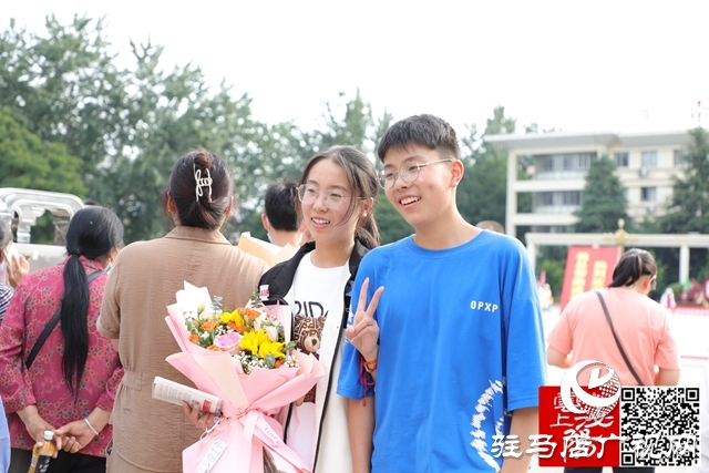 高考結(jié)束了！看泌陽考點(diǎn)這些溫暖瞬間