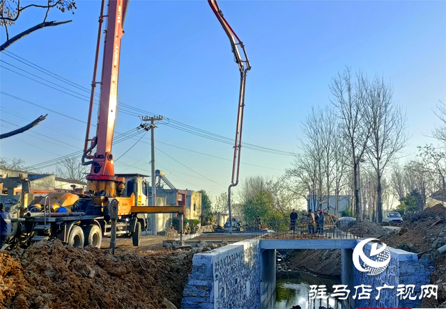 泌陽(yáng)縣付莊鄉(xiāng)：修的是富民路，架的是民心橋
