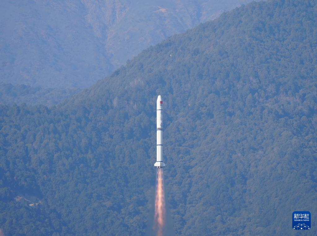 我國(guó)成功發(fā)射愛因斯坦探針衛(wèi)星 長(zhǎng)征火箭年度首飛告捷