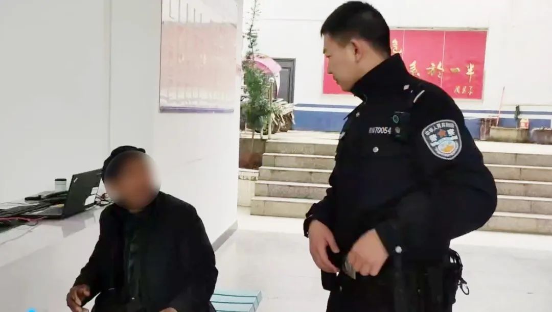 民警靈機(jī)一動(dòng)轉(zhuǎn)賬0.01元！成了！