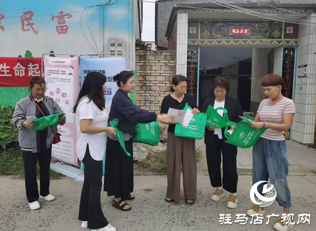 駐馬店經(jīng)濟開發(fā)區(qū)開源辦事處開展預(yù)防出生缺陷宣傳活動