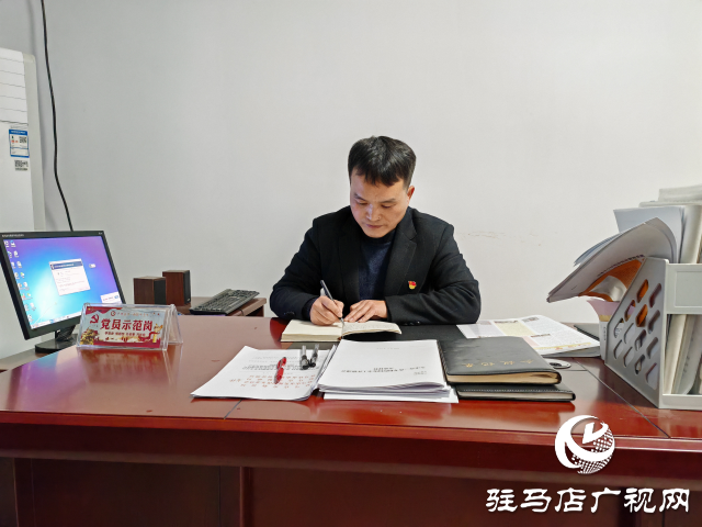 【全市教育工作宣傳采訪(fǎng)之名師風(fēng)采】鮑豪：教育征程上的閃耀之星