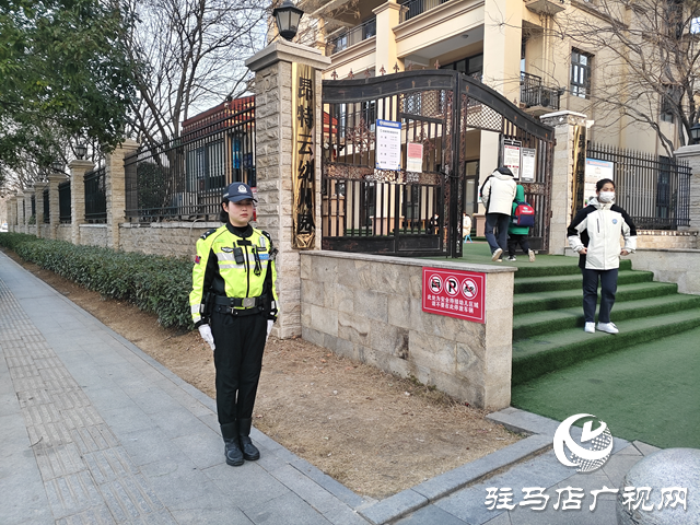 駐馬店市城鄉(xiāng)一體化示范區(qū)交警大隊(duì)：用心撐起“平安傘”全力護(hù)航開(kāi)學(xué)季