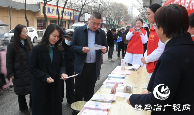 正陽縣婦聯(lián)開展慶?！叭恕眿D女節(jié)維權(quán)宣傳活動