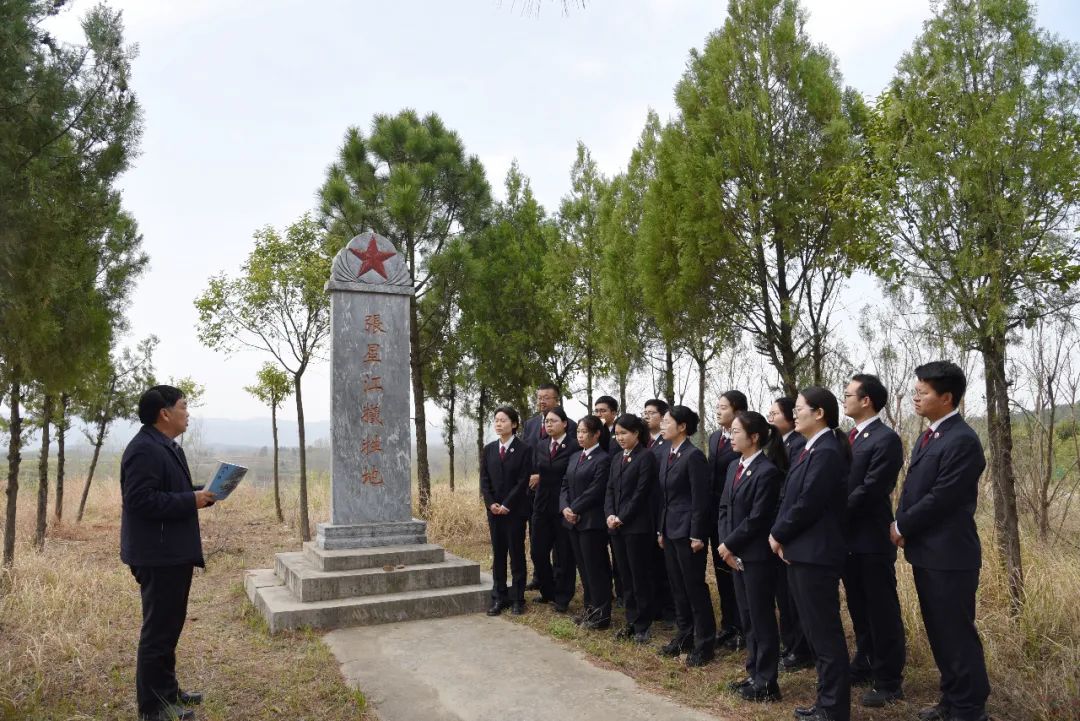 泌陽縣人民檢察院開展“追尋紅色足跡 賡續(xù)檢察初心”主題活動(dòng)