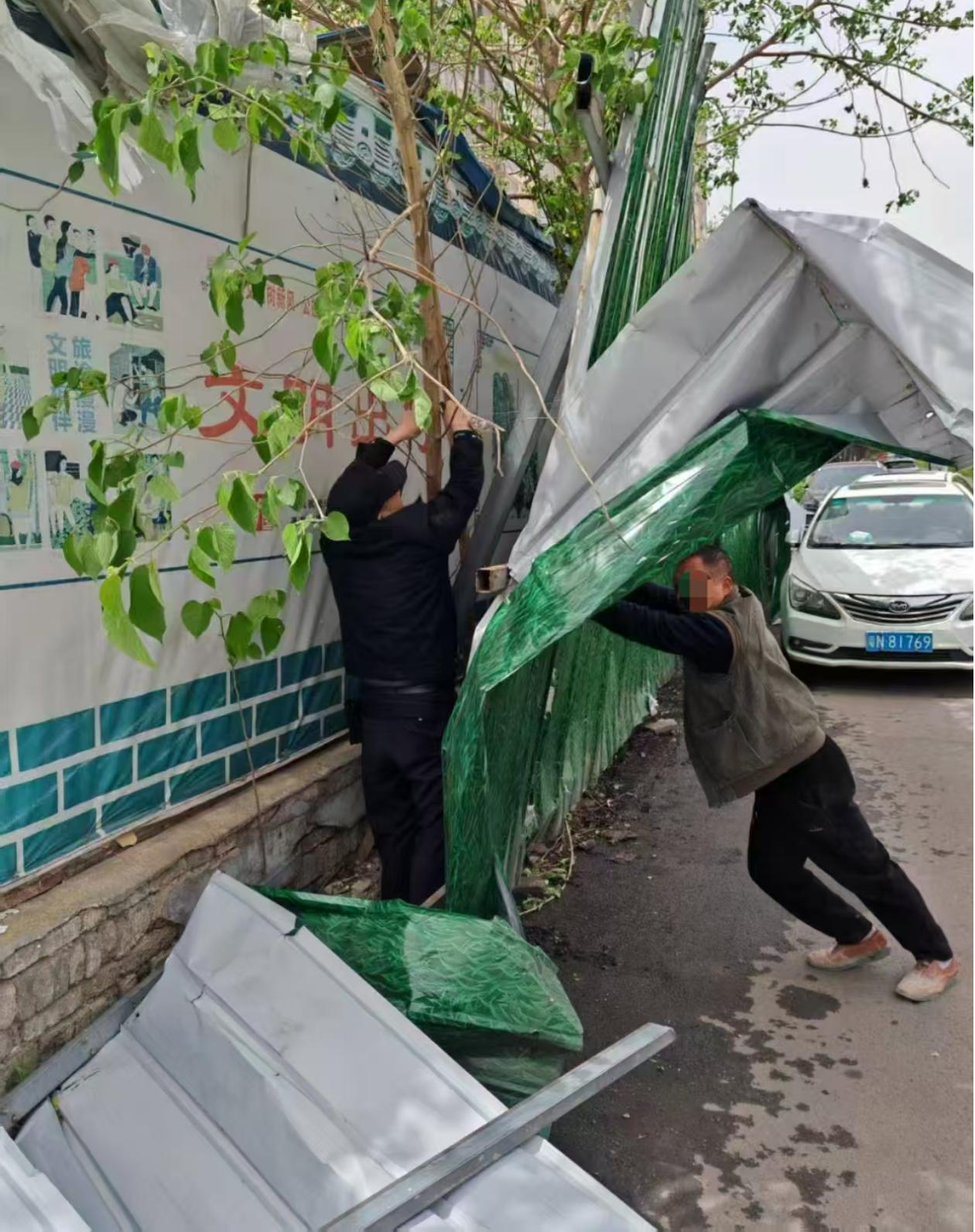 駐馬店：狂風下的護民風“警”線
