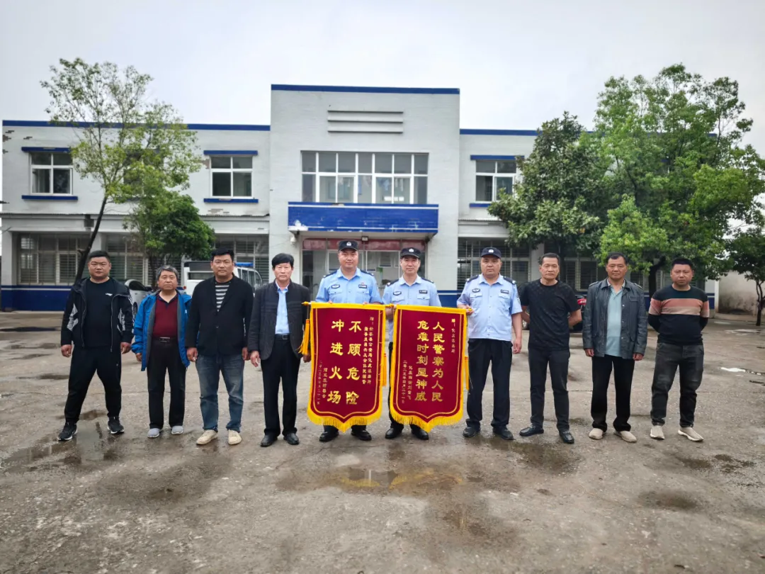 新蔡縣：烈焰中的逆行者！民警火海沖鋒救出被困孩子