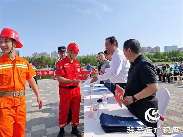  開發(fā)區(qū)城市管理局排水防澇應急演練比武創(chuàng)佳績