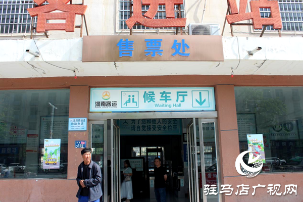 平輿縣公安局交警大隊(duì)強(qiáng)化宣傳引導(dǎo)、護(hù)航群眾平安出行  