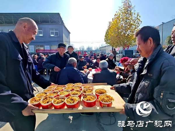 以孝善與活力為筆，繪就鄉(xiāng)村新畫(huà)卷 ——專(zhuān)訪平輿縣萬(wàn)金店鄉(xiāng)土店村支部書(shū)記李新立