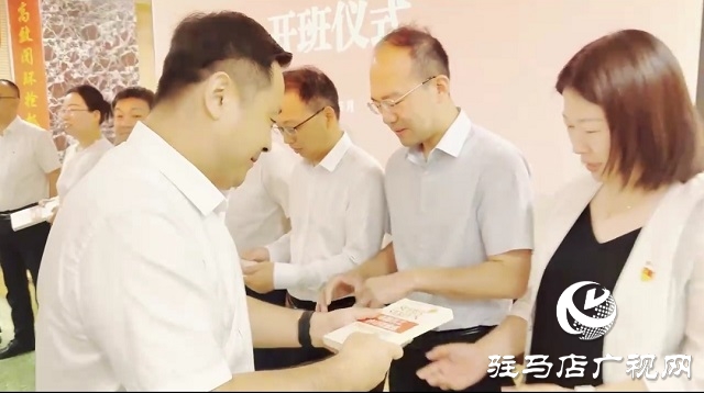 駐馬店聯(lián)通舉辦“強(qiáng)健體魄，健康生活”徒步拉練活動(dòng)