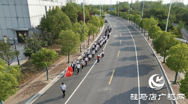 駐馬店聯(lián)通舉辦“強(qiáng)健體魄，健康生活”徒步拉練活動(dòng)