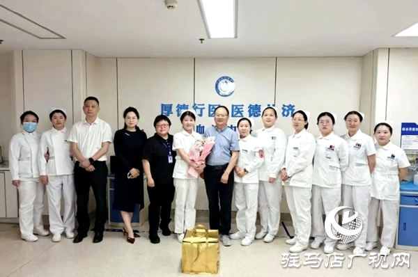 平輿縣衛(wèi)健體委、縣人民醫(yī)院“5·12”護(hù)士節(jié)慰問一線護(hù)理人員