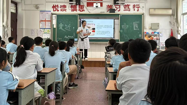 中醫(yī)文化進校園，童趣課堂傳國粹——駐馬店市第二中醫(yī)院走進實驗小學南區(qū)開展中醫(yī)科普活動