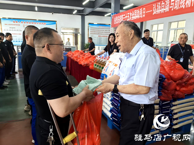 中國(guó)殘聯(lián)副主席張銀良到樂山電纜開展助殘日慰問活動(dòng)