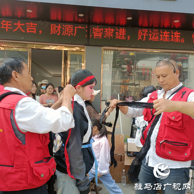 ?非遺盛宴！王店大裝閃耀高店鎮(zhèn)，傳統(tǒng)魅力引萬人圍觀
