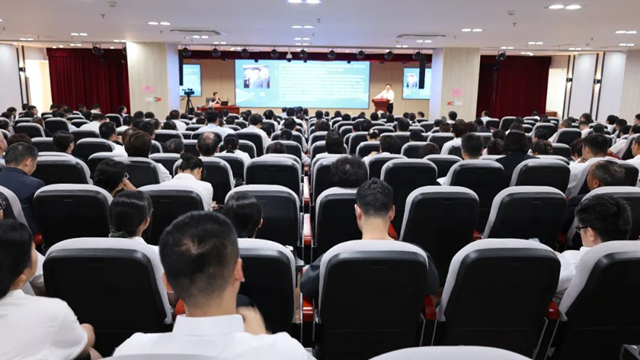  功能醫(yī)學權威專家何健博士蒞臨鄭州大學附屬腦病醫(yī)院（駐馬店市第二人民醫(yī)院），共話腦健康管理新篇章