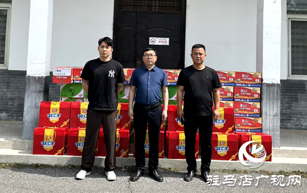 平輿縣射橋鎮(zhèn)：愛(ài)心企業(yè)助力“三夏”生產(chǎn)  政企同心共筑秸稈禁燒防線(xiàn)