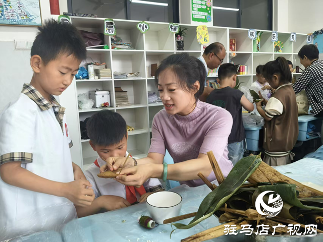 駐馬店經(jīng)濟開發(fā)區(qū)金雀路小學開展端午民俗活動