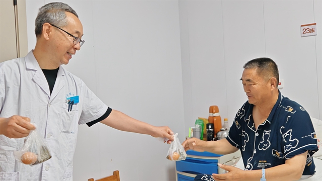  粽香傳情，醫(yī)患共暖：駐馬店市第二中醫(yī)院腦病一科端午病房送安康